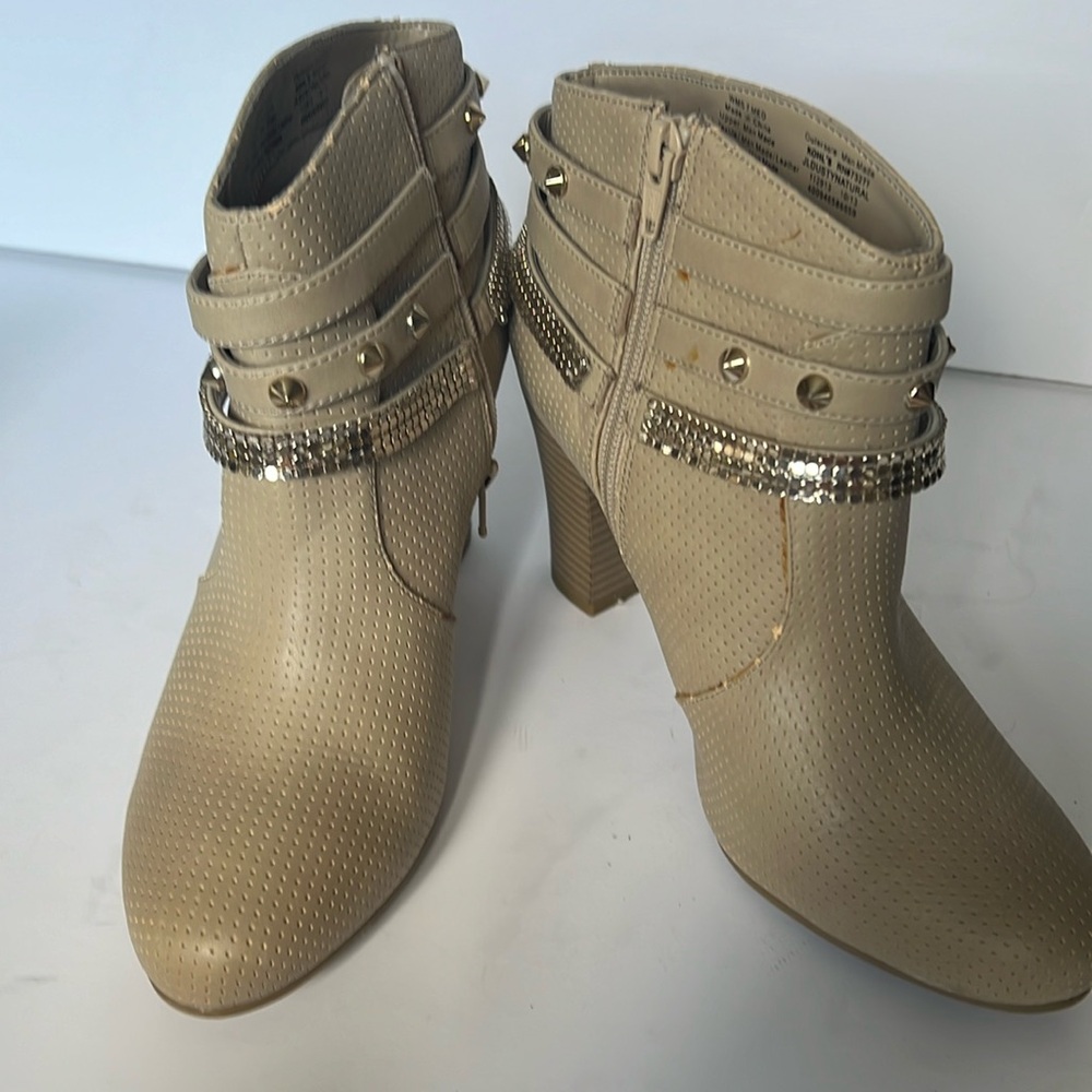 Jennifer Lopez bootie